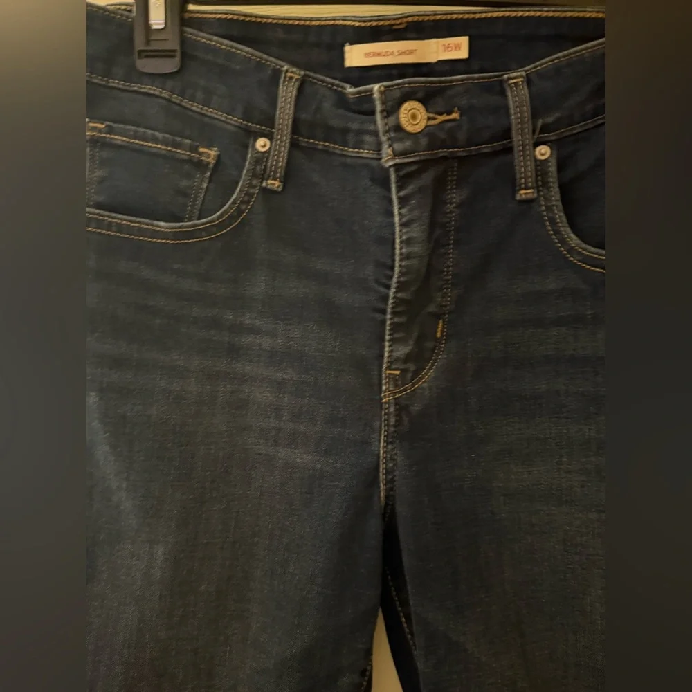 Levi Strauss Dark Blue Bermuda Shorts Size 16W Bermuda Jean Shorts NWOT - Picture 5 of 12